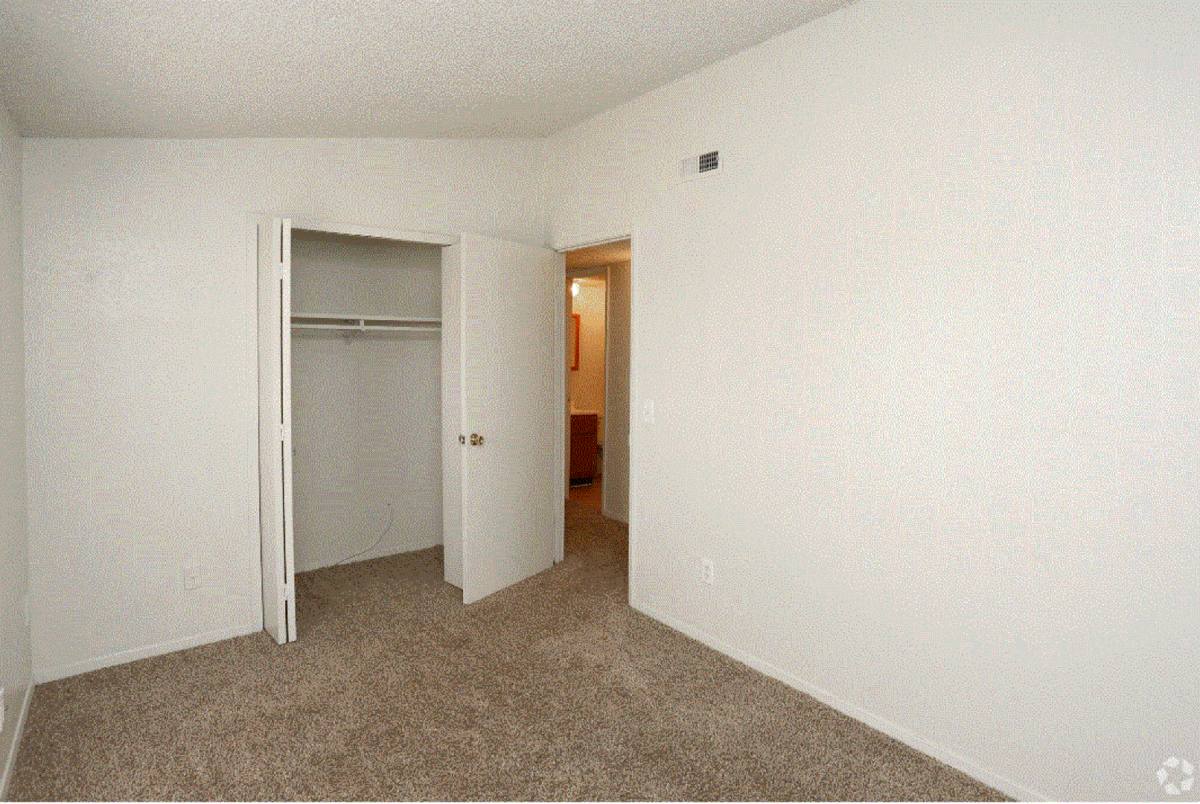 Apartment for rent at 900 23rd St SE, Norman, OK 73071