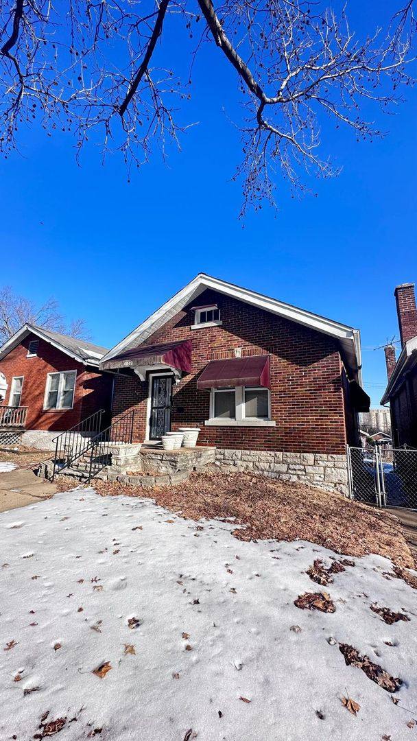 House for rent at 4849 Anderson Ave, Saint Louis, MO 63115