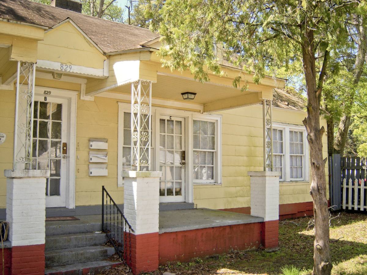Apartment for rent at 829 E 32nd St, Savannah, GA 31401