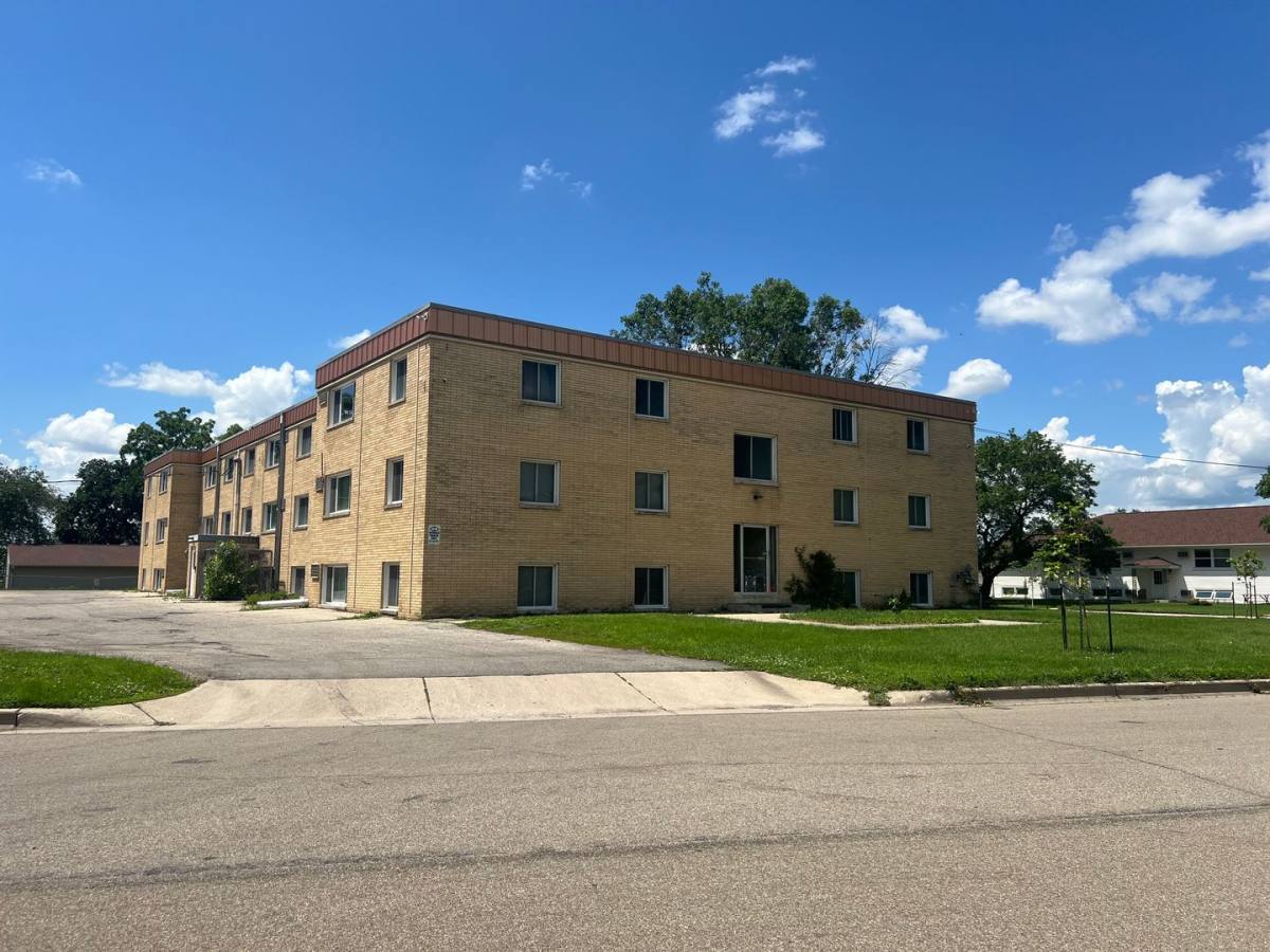 Apartment for rent at 1532 10 St SE, Rochester, MN 55904