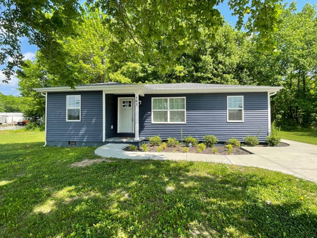 House for rent at 103 Poplar St, Benton, KY 42025