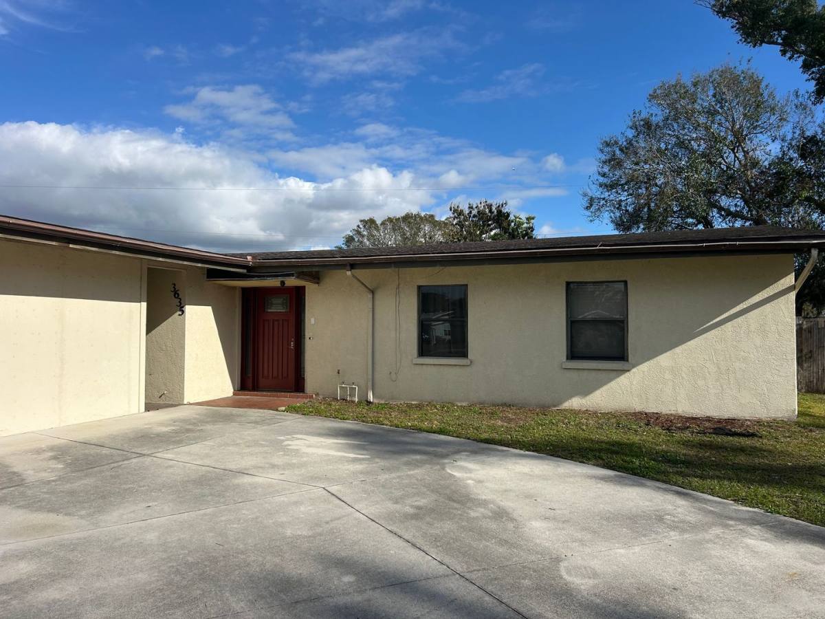 Apartment for rent at 3635 Lalani Blvd, Sarasota, FL 34232