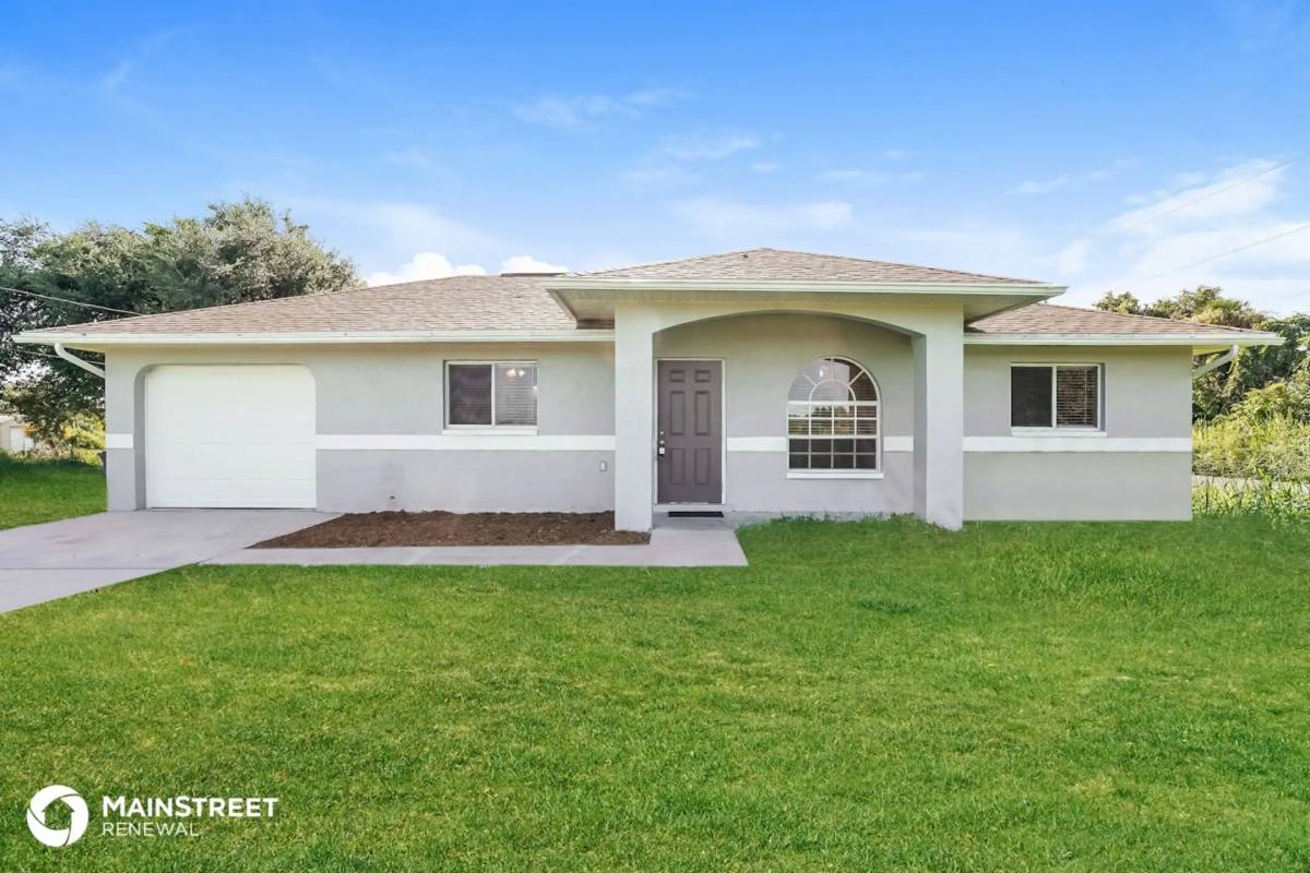House for rent at 16981 1st St, Alva, FL 33920