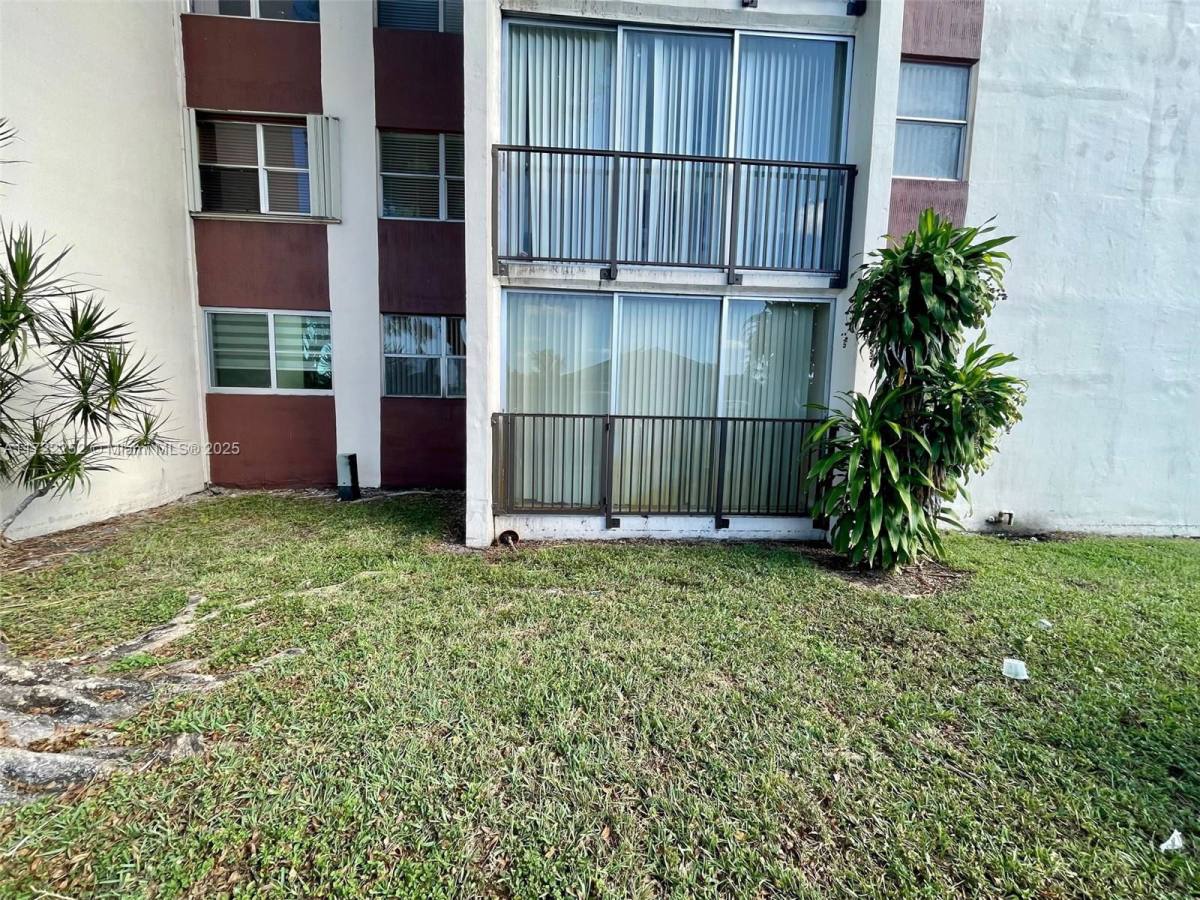 Apartment for rent at 9411 SW 4th St #101, Miami, FL 33174