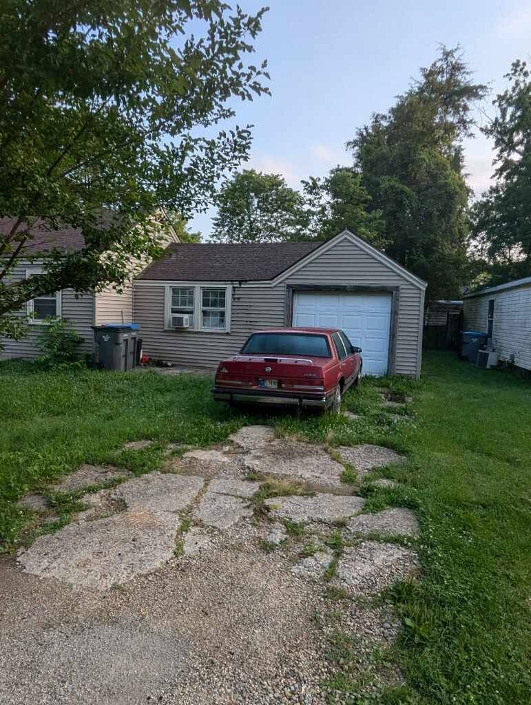 Apartment for rent at 309 E Oakridge Ave, Goshen, IN 46528