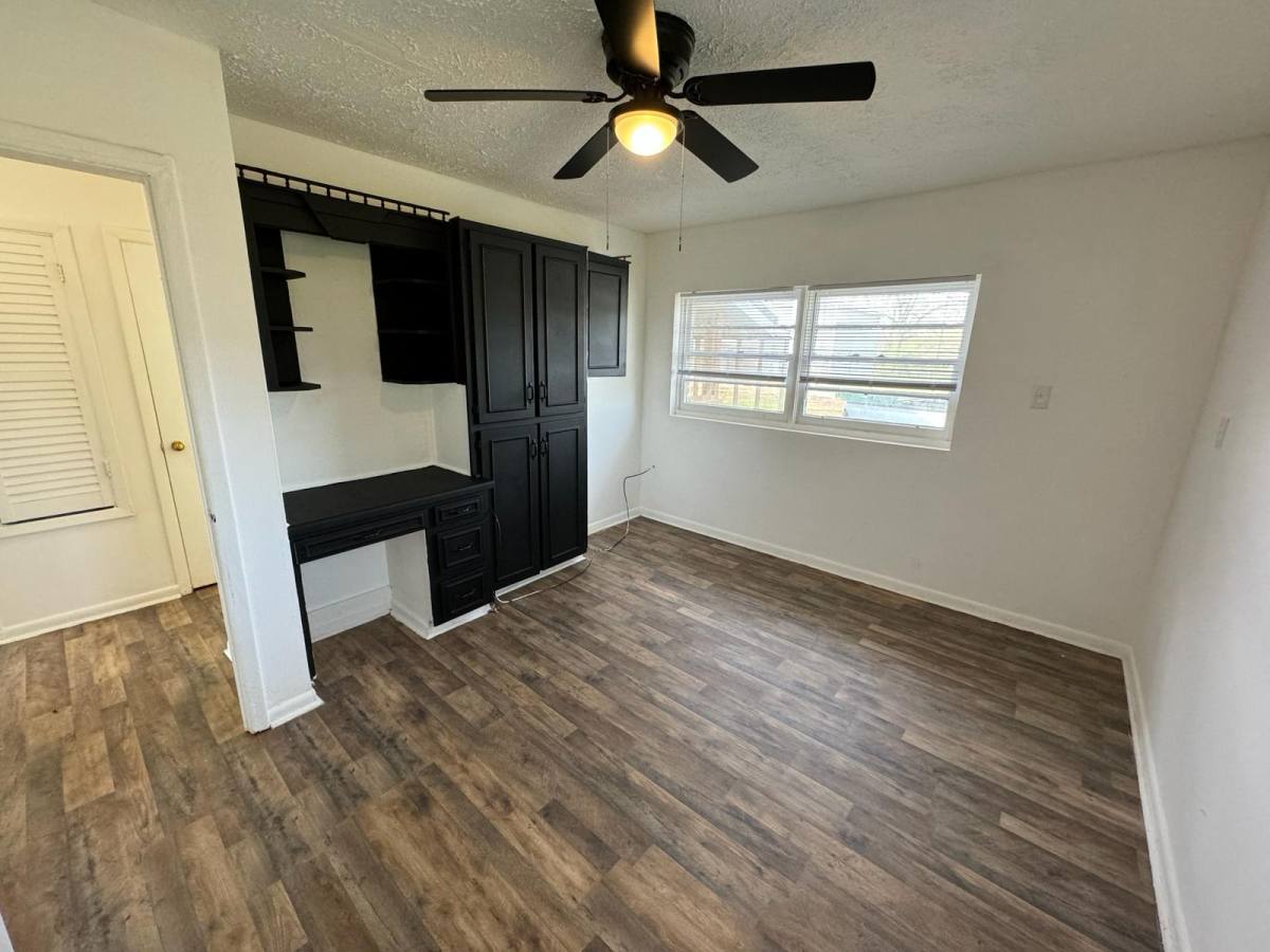 Apartment for rent at 237 Gary Dr, Midland City, AL 36350