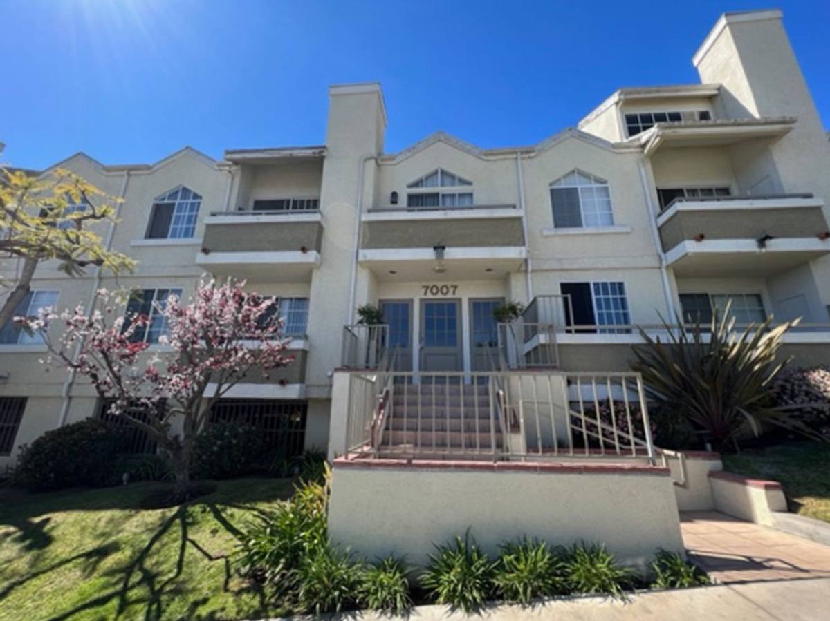 Apartment for rent at 7007 Glasgow Ave, Los Angeles, CA 90045