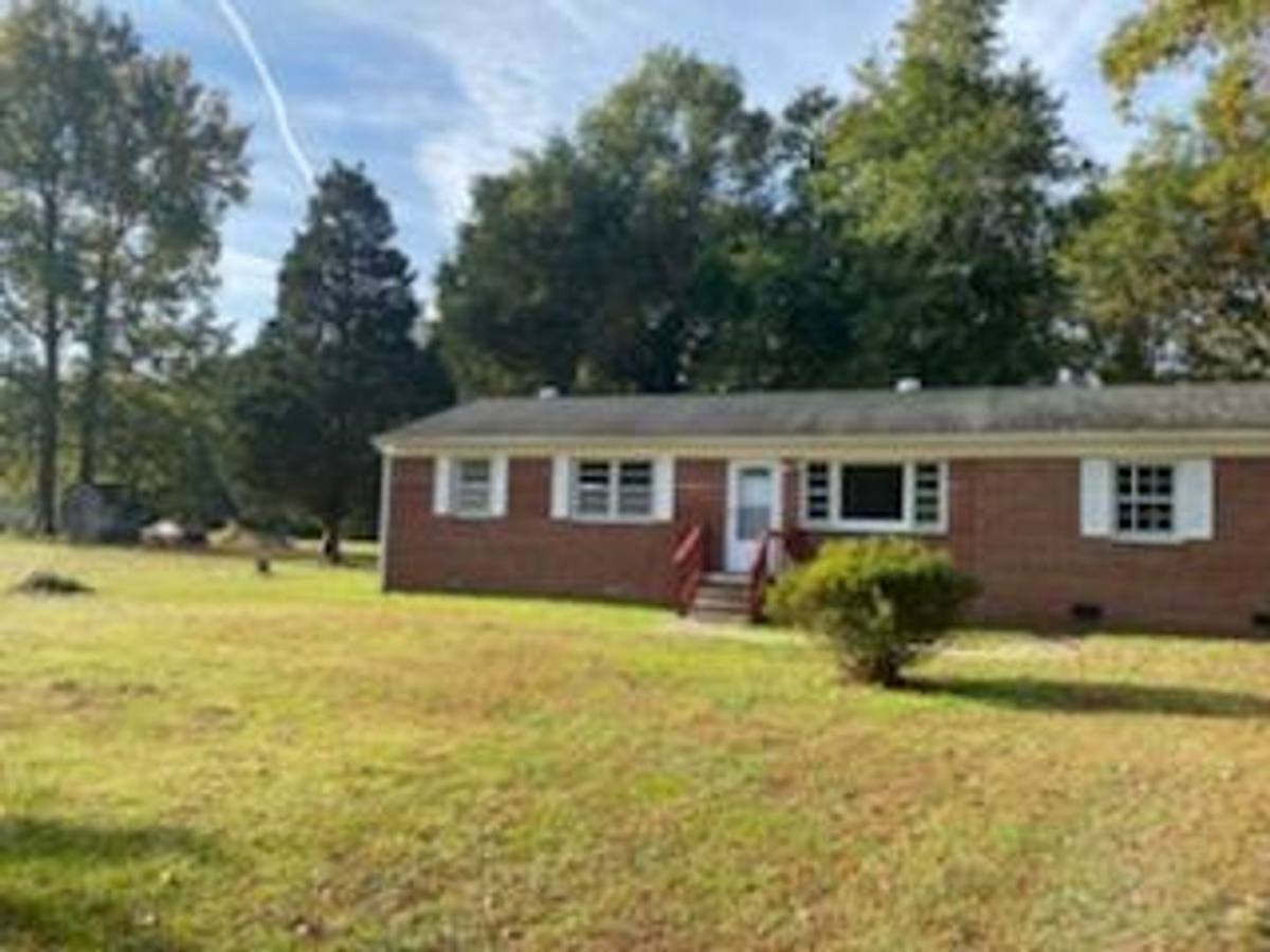 House for rent at 13184 Longevity Rd, Stony Creek, VA 23882