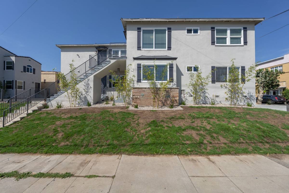 Apartment for rent at 2901 W Bellevue Ave, Los Angeles, CA 90026