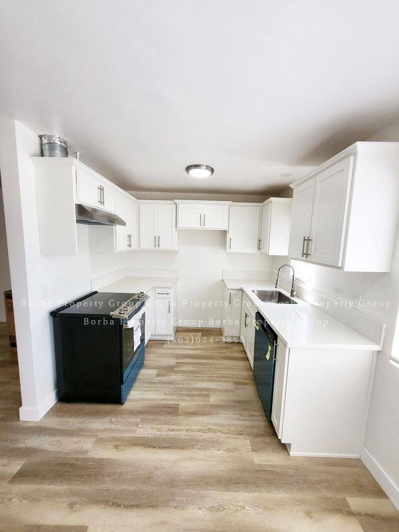 Apartment for rent at 2248 Walnut Ave, Signal Hill, CA 90755