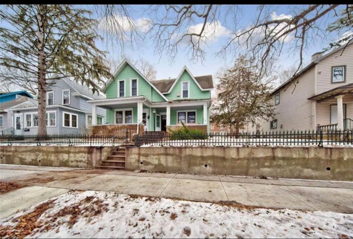 Apartment for rent at 119 S 4th St, Mankato, MN 56001
