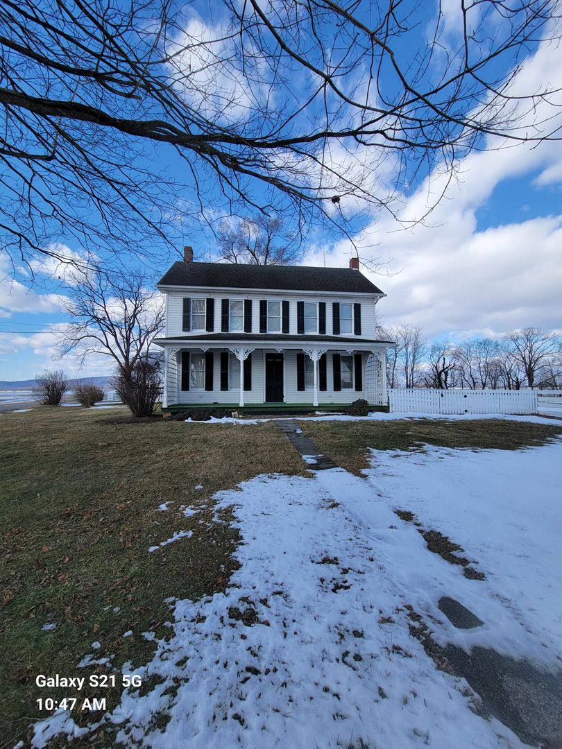 House for rent at 14363 Locust Level Rd, Waynesboro, PA 17268