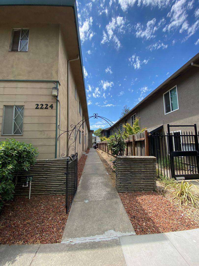 Apartment for rent at 2224 O St, Sacramento, CA 95816