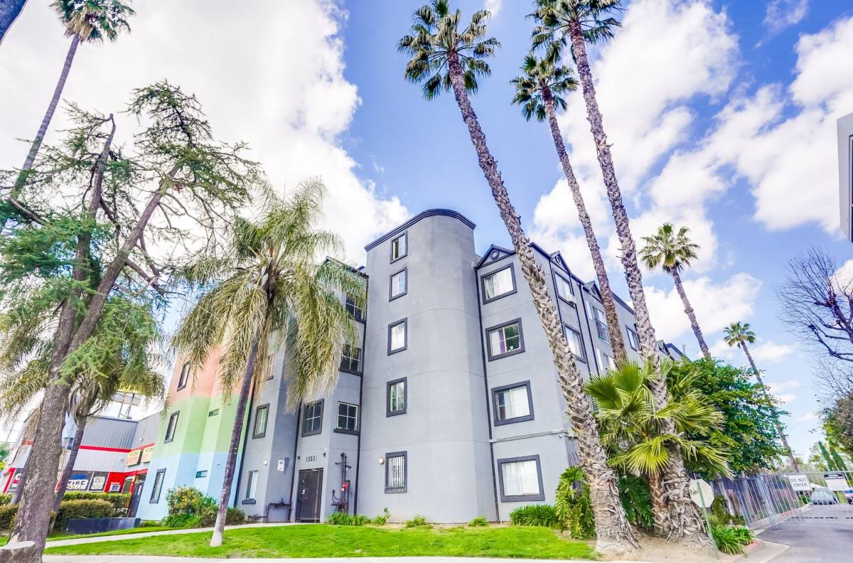 Apartment for rent at 15231 Sherman Way, Van Nuys, CA 91405
