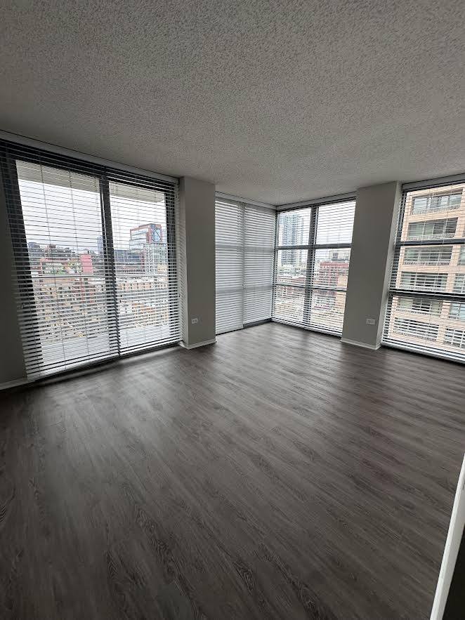 Apartment for rent at 180 N Jefferson St, Chicago, IL 60661