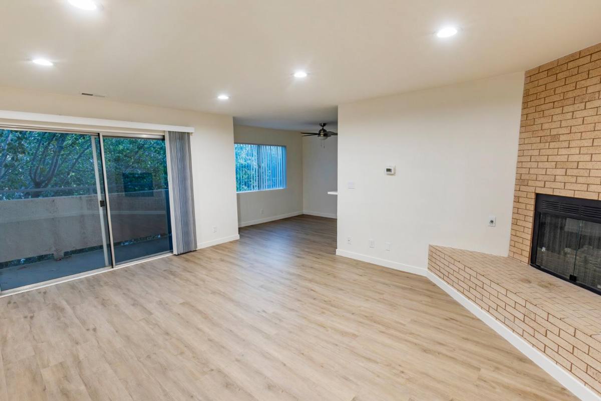 Apartment for rent at 13951 Moorpark St #304, Sherman Oaks, CA 91423