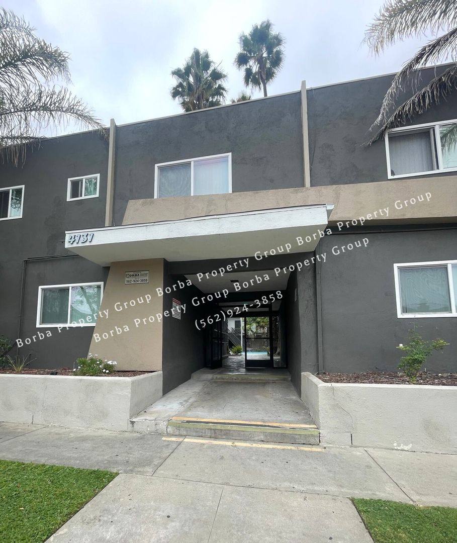 Apartment for rent at 4119-4131 Pixie Ave, Lakewood, CA 90712