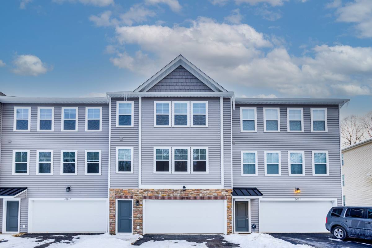 Townhouse for rent at 4001 Stefano Dr, Delmont, PA 15626