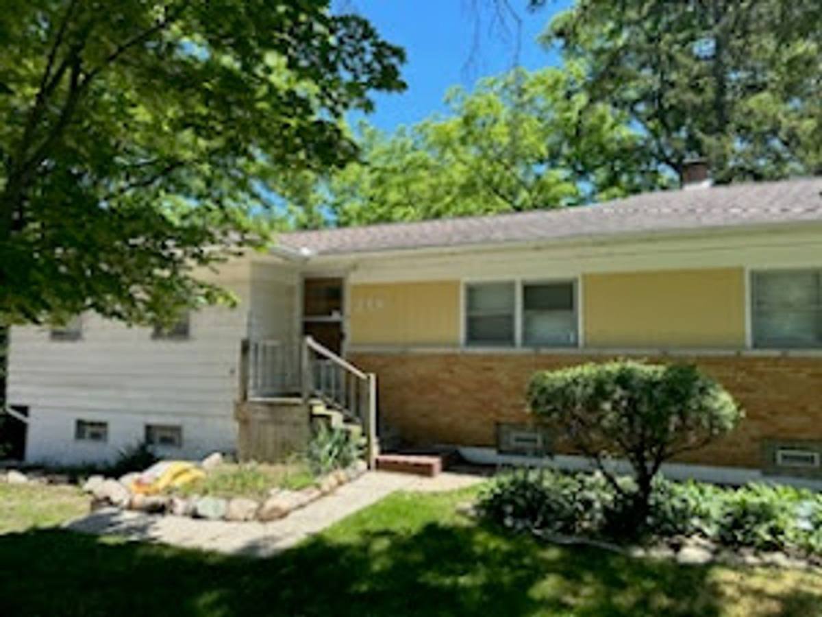 Apartment for rent at 218 N 26th St, Kalamazoo, MI 49048
