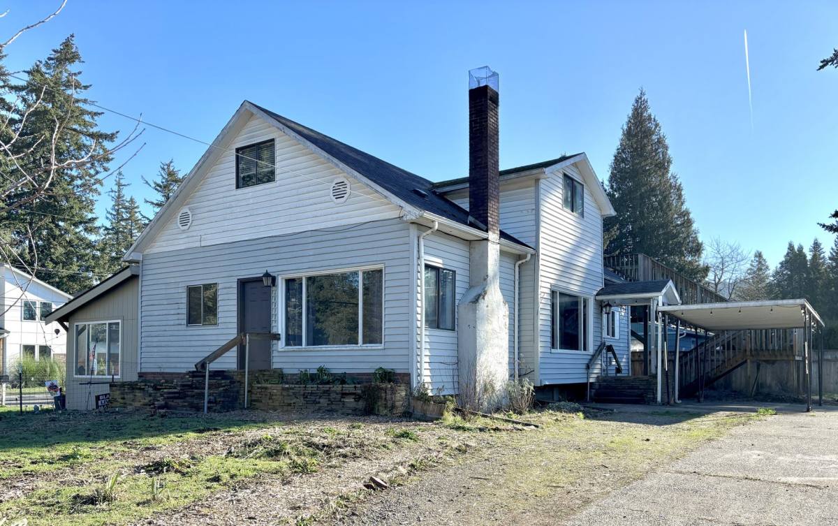 Apartment for rent at 13810 SE Knight St, Portland, OR 97236