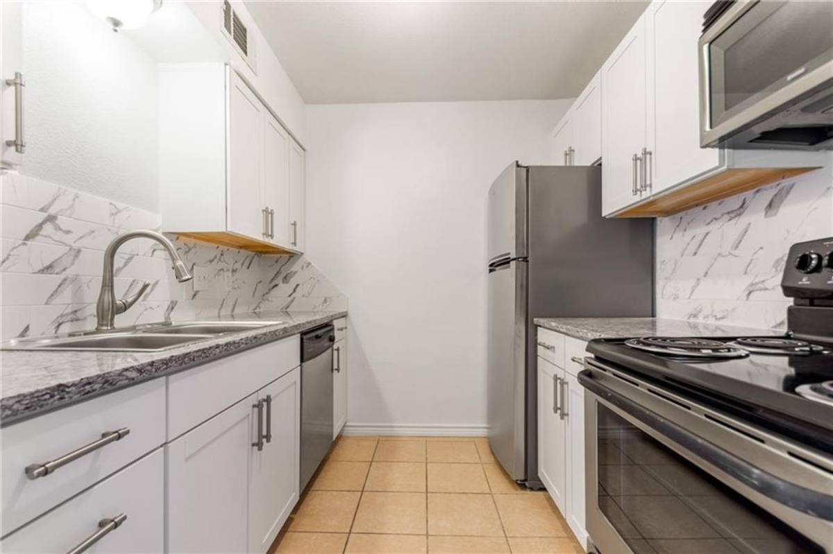 Condo for rent at 400 W 35th St, Austin, TX 78705