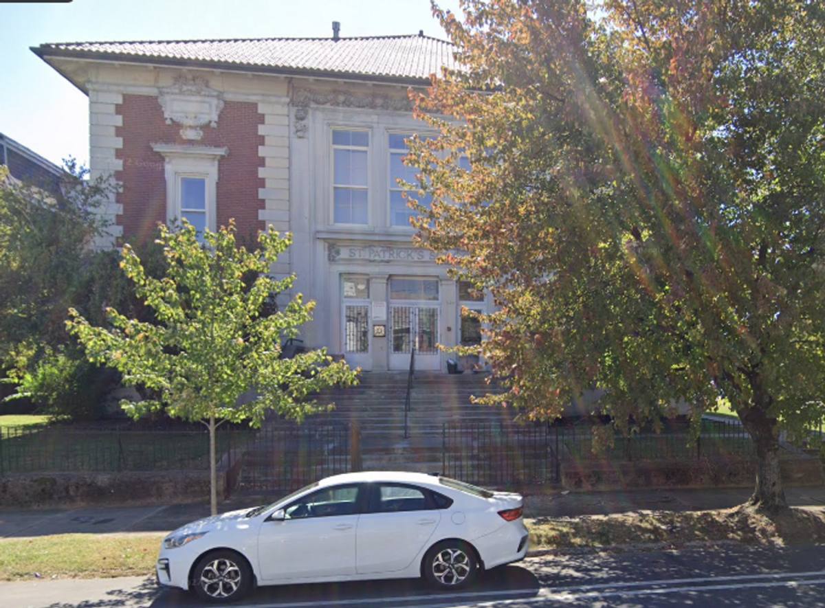 Apartment for rent at 1524 W Market St, Louisville, KY 40203