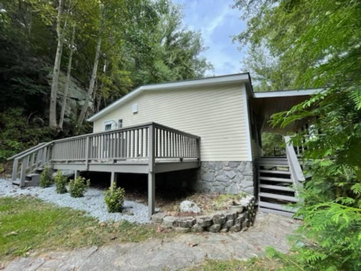 House for rent at 2329 Broadstone Rd, Banner Elk, NC 28604