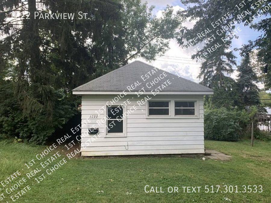 House for rent at 1222 Parkview St, Lansing, MI 48912
