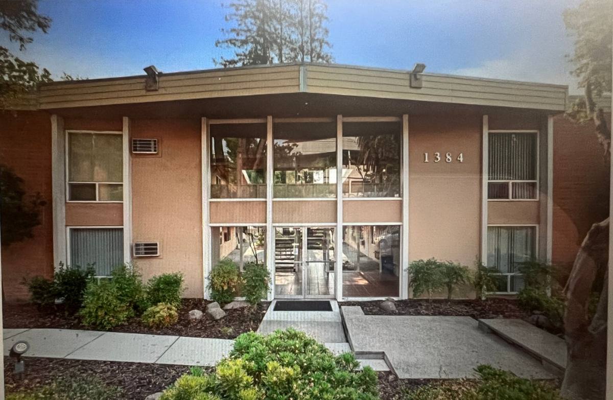 Apartment for rent at 1384 Oakland Blvd, Walnut Creek, CA 94596