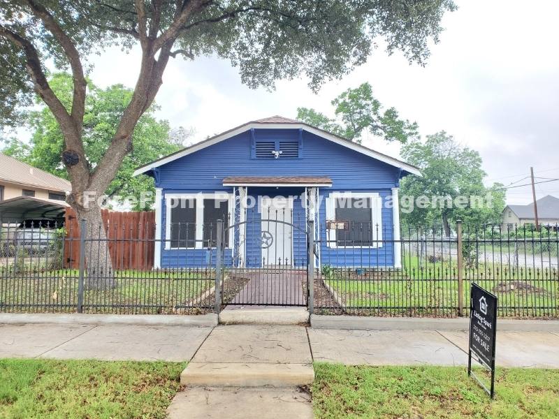 House for rent at 933 Lamar St, San Antonio, TX 78202