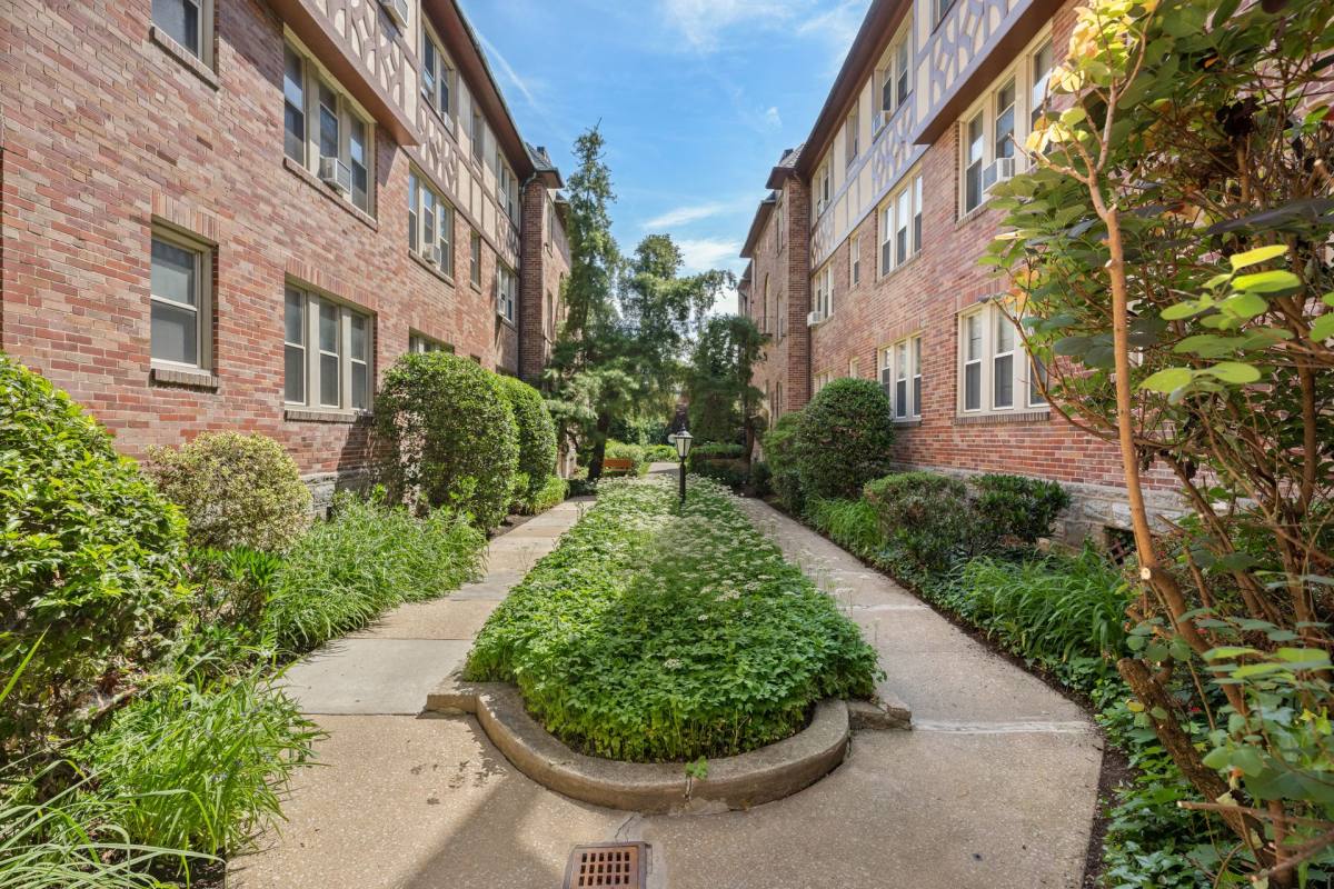 Metropolitan Narberth Hall, 300 N Essex Ave, Narberth, PA 19072 - Apartment for Rent - Image 3