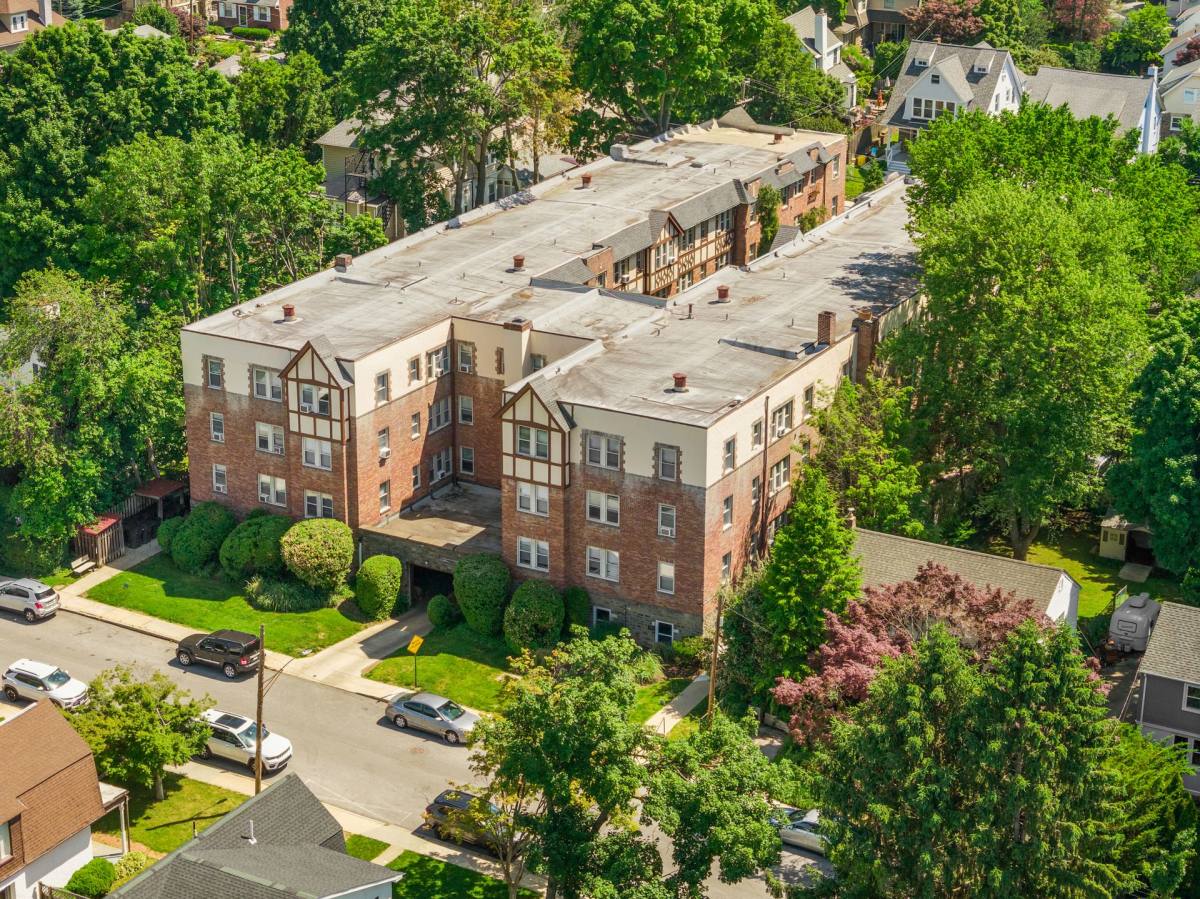 Metropolitan Narberth Hall, 300 N Essex Ave, Narberth, PA 19072 - Apartment for Rent - Image 9