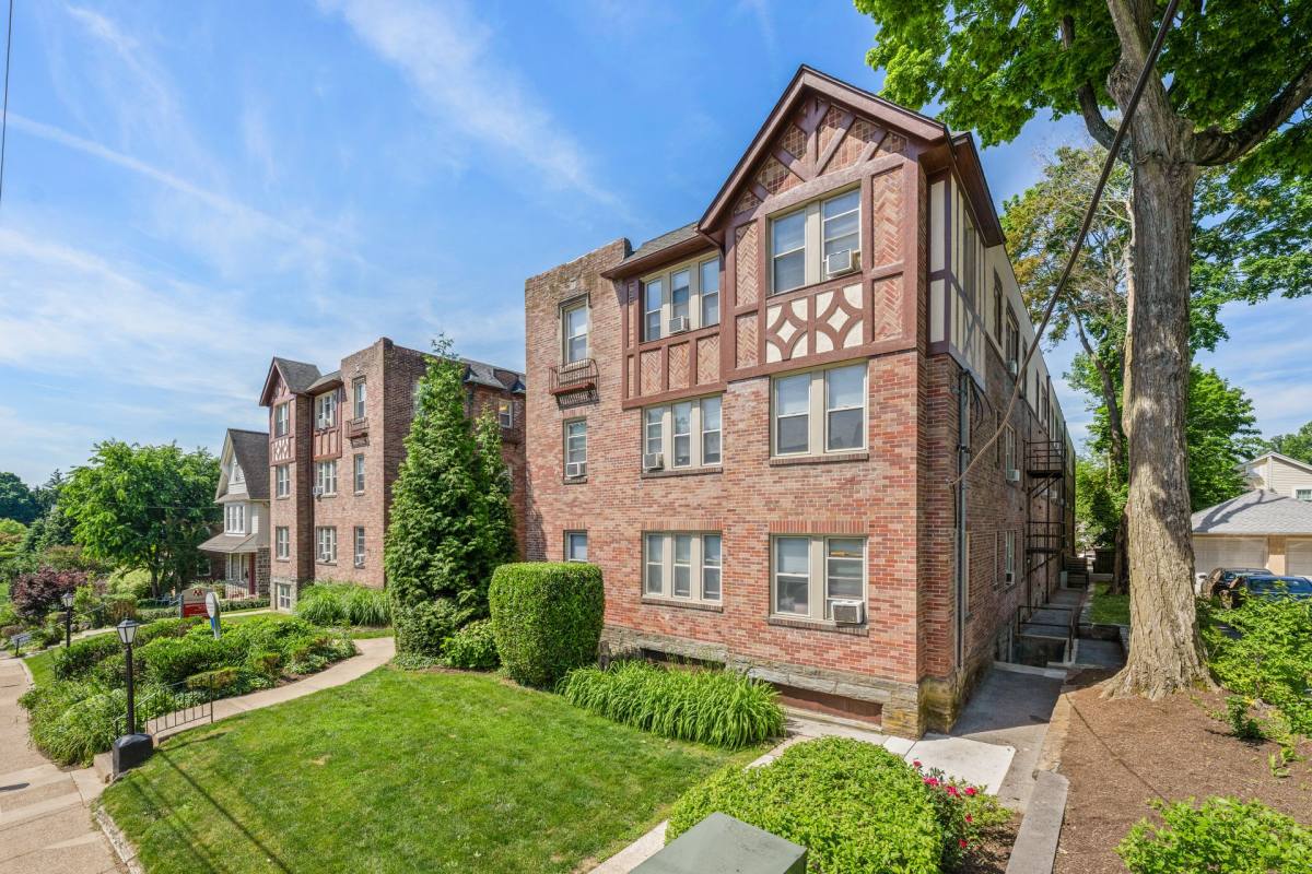 Metropolitan Narberth Hall, 300 N Essex Ave, Narberth, PA 19072 - Apartment for Rent - Image 1