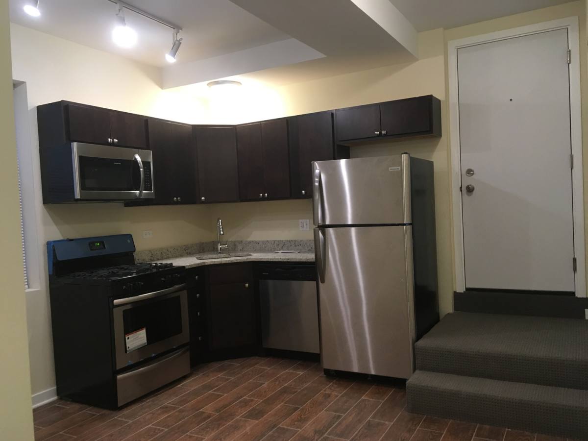 Apartment for rent at 3119 W Lawrence Ave, Chicago, IL 60625