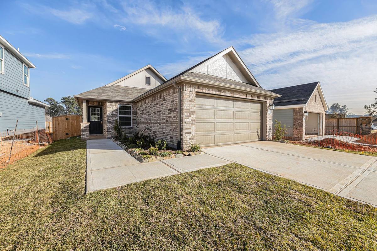 House for rent at 717 Roaring Falls Dr, Willis, TX 77378