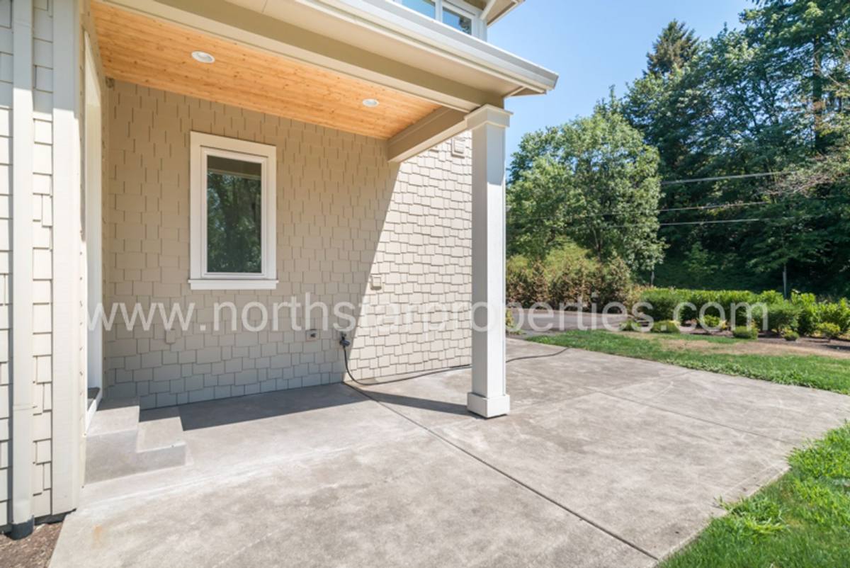 House for rent at 22875 SW Johnson Rd, West Linn, OR 97068
