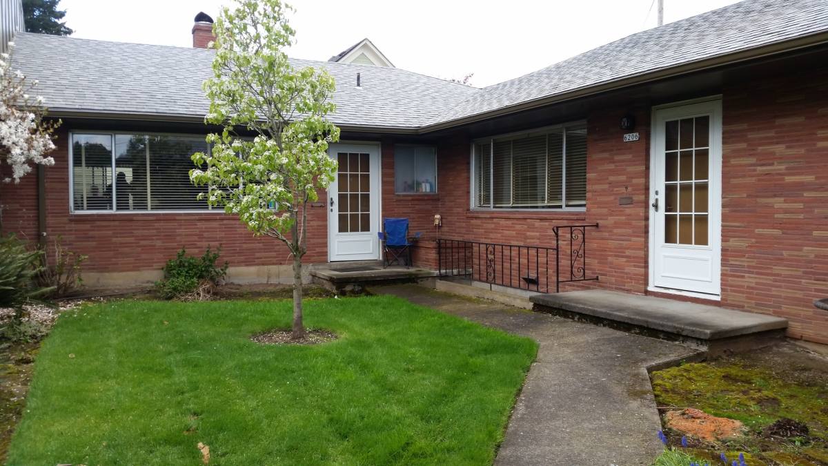 Apartment for rent at 6202 E Burnside, Portland, OR 97215