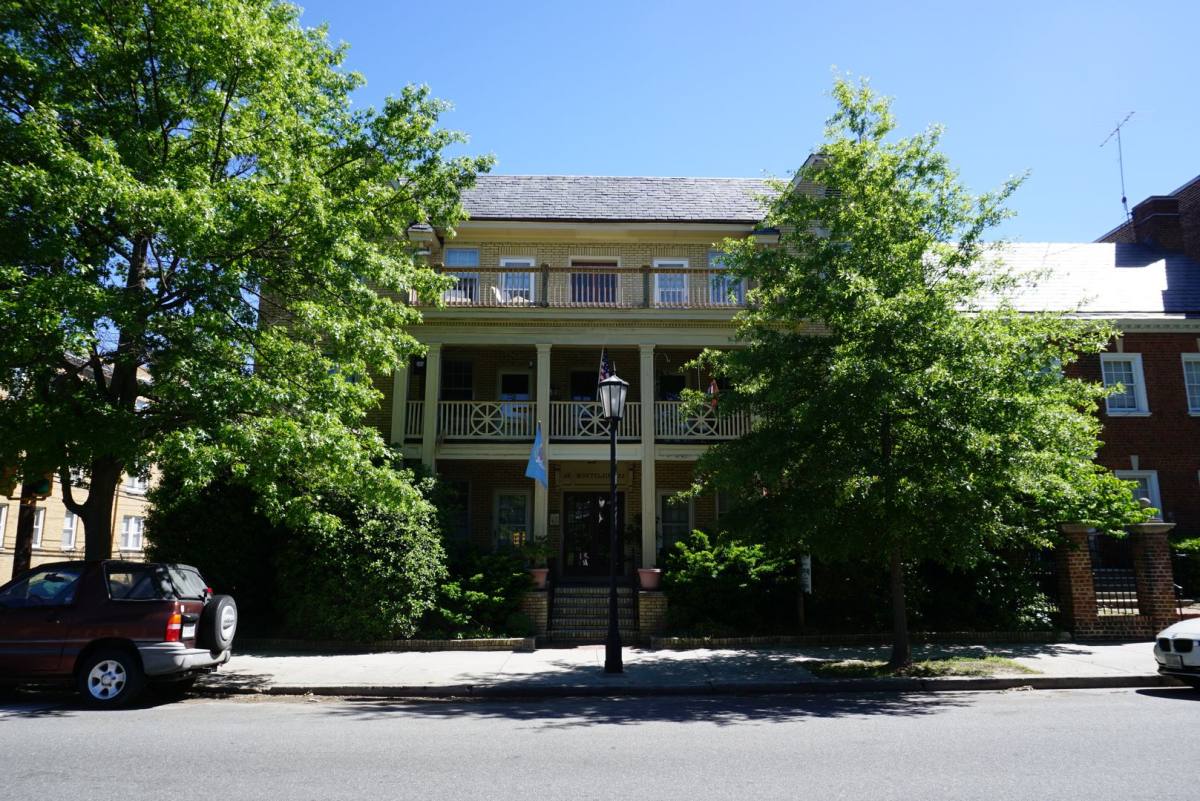 Apartment for rent at 2832 Monument Ave, Richmond, VA 23221