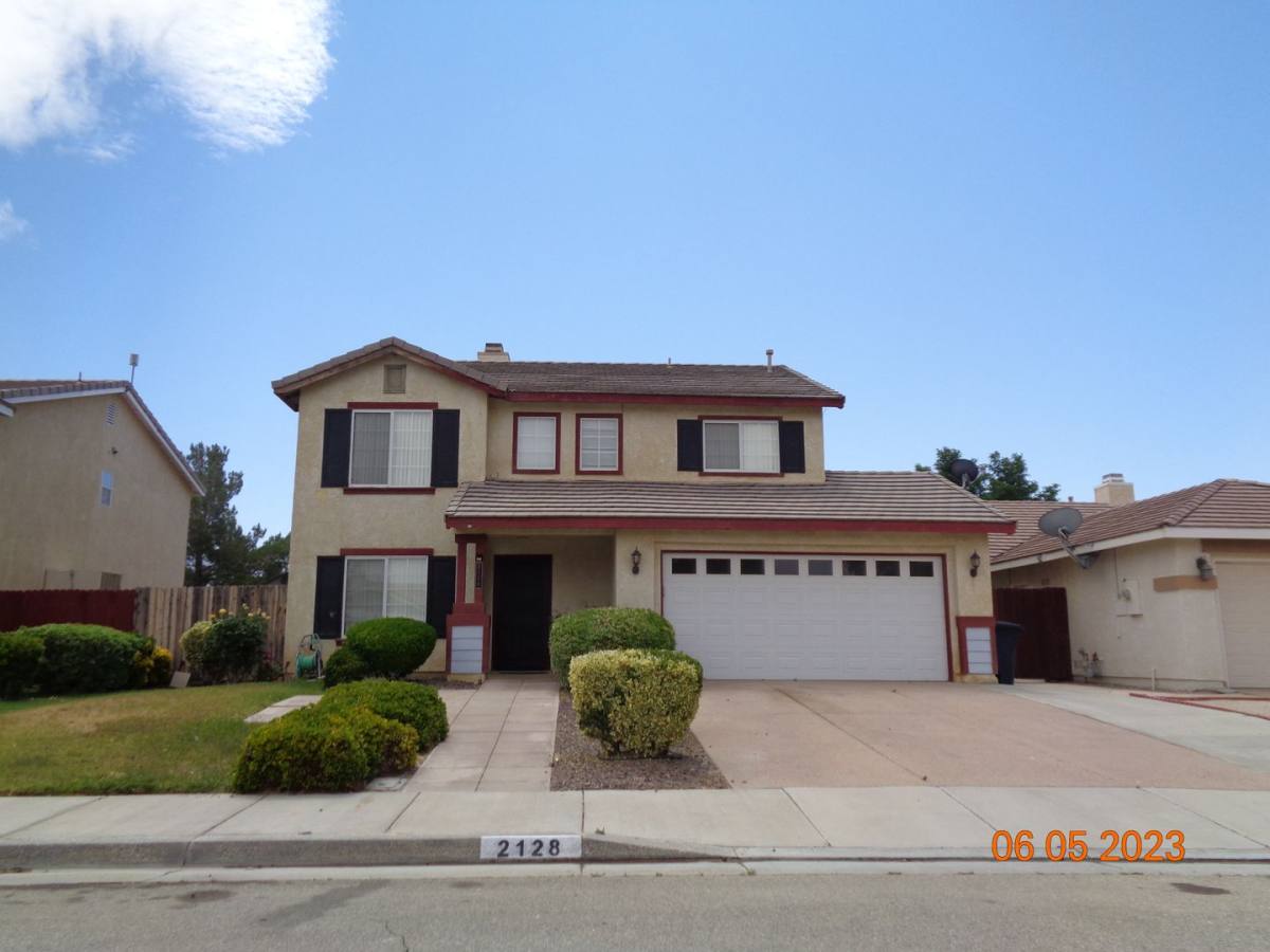 House for rent at 2128 Westpark Dr, Rosamond, CA 93560