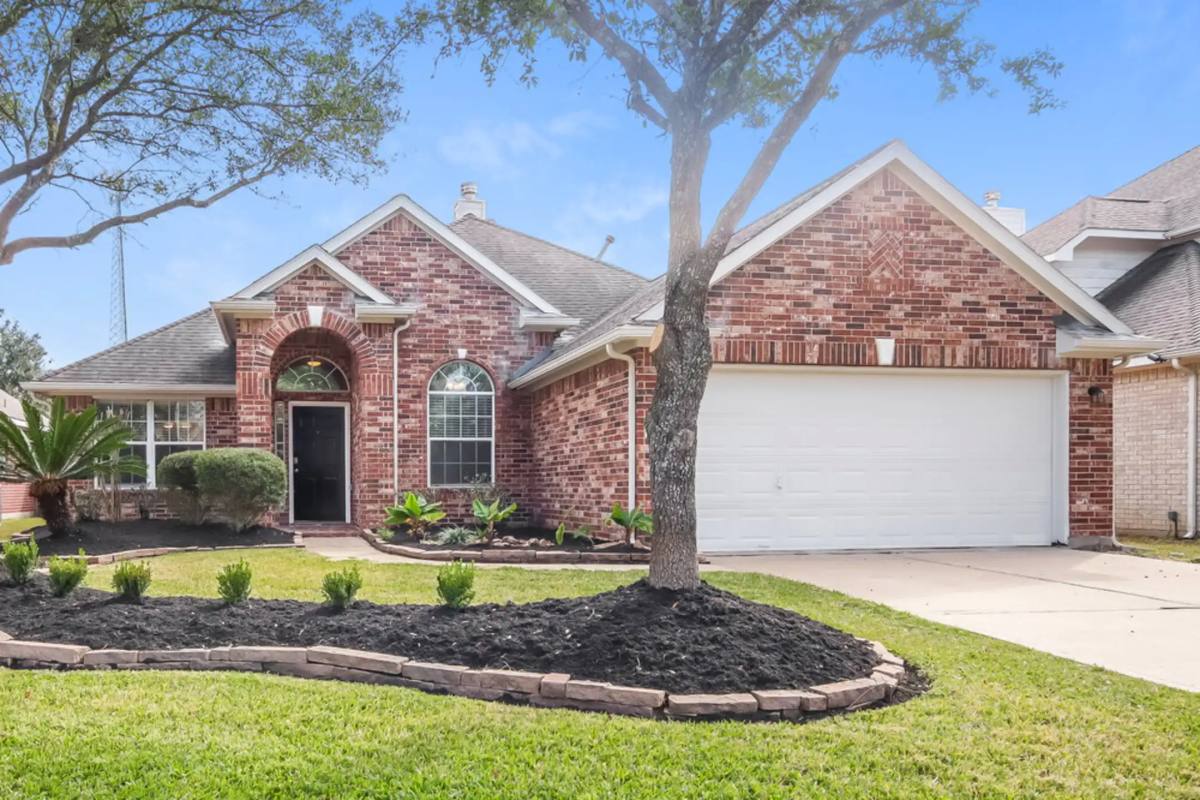 House for rent at 10007 Edgewood Manor Court, Tomball, TX 77375