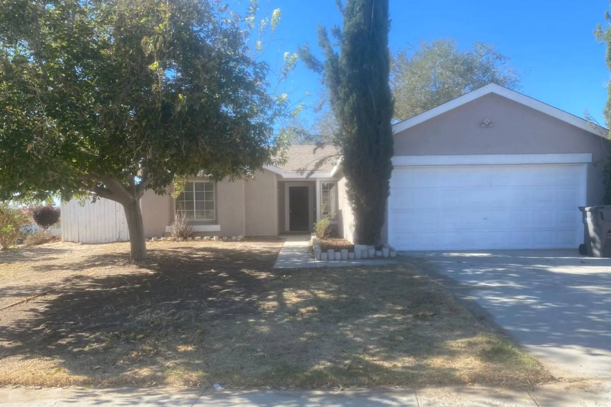 House for rent at 3701 Hatcher Plaza, Rosamond, CA 93560