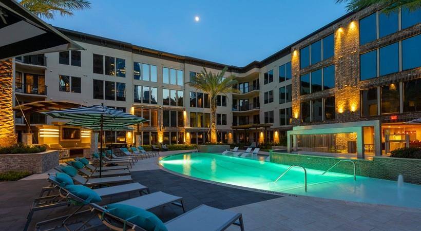 Apartment for rent at 1414 Texas Ave, Houston, TX 77002