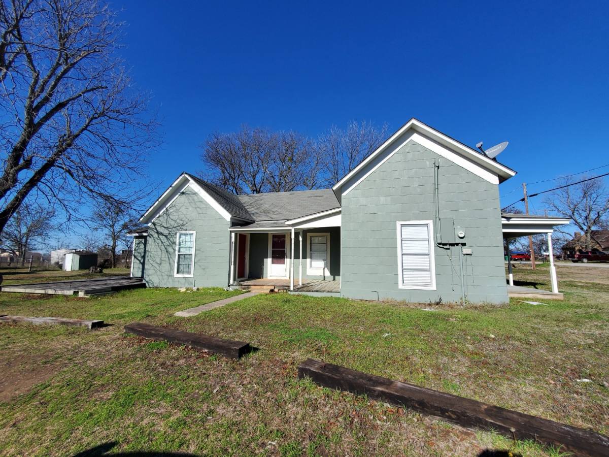 House for rent at 118 S Broadway St, Cresson, TX 76035