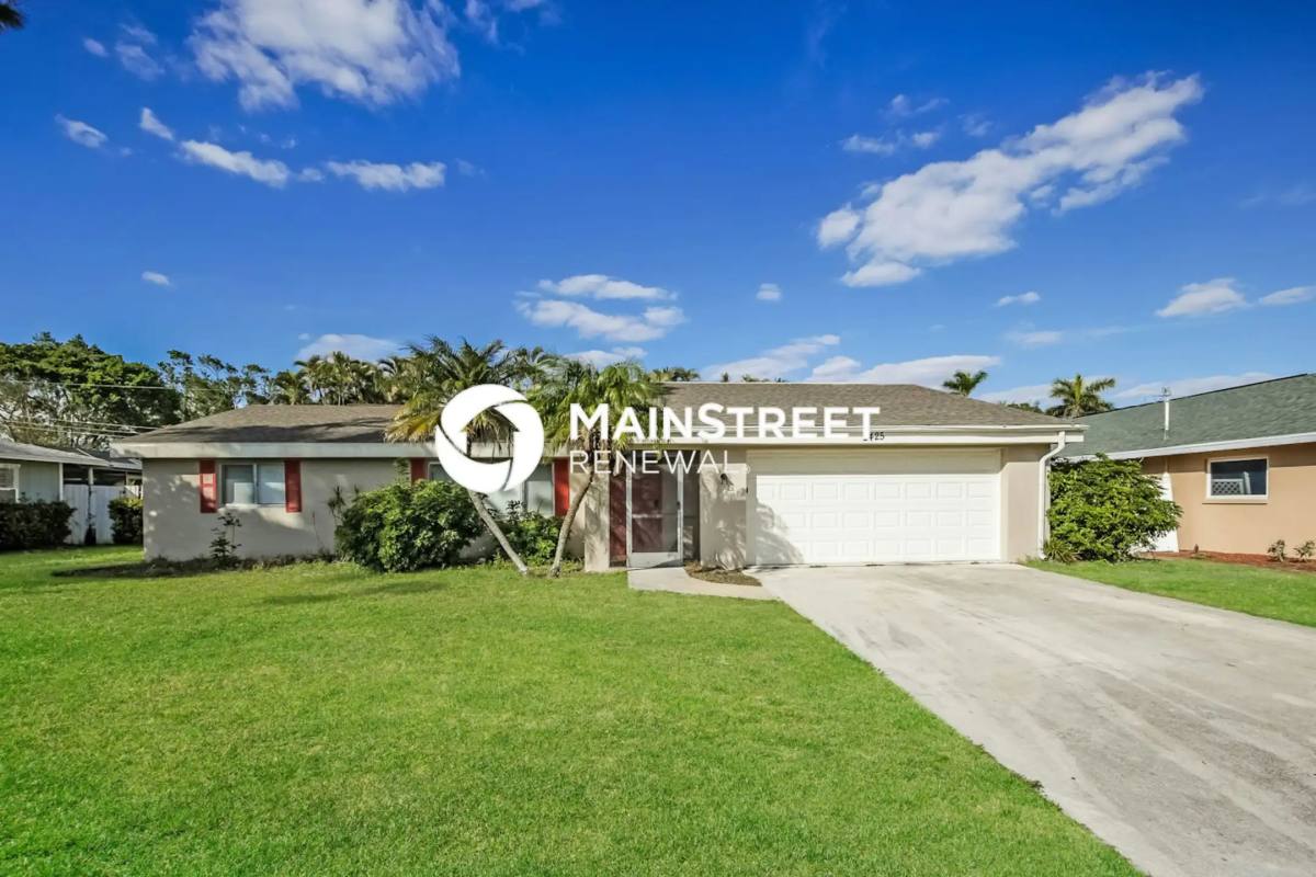 House for rent at 2425 Woodland Circle, Fort Myers, FL 33907
