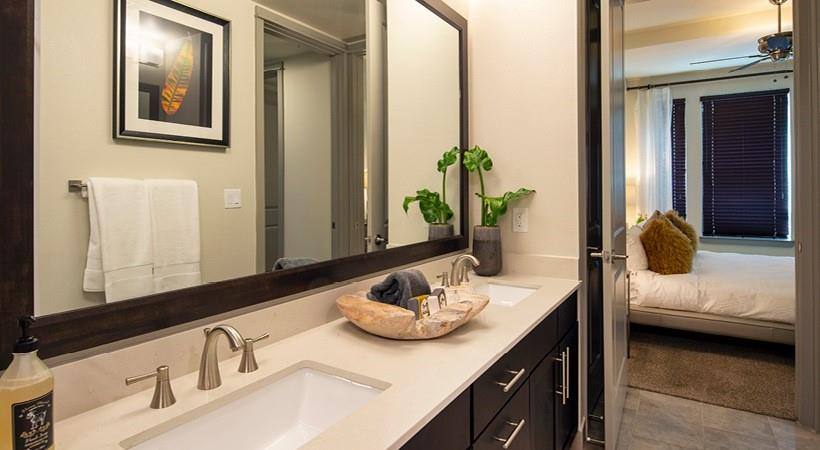Apartment for rent at 1414 Texas Ave, Houston, TX 77002