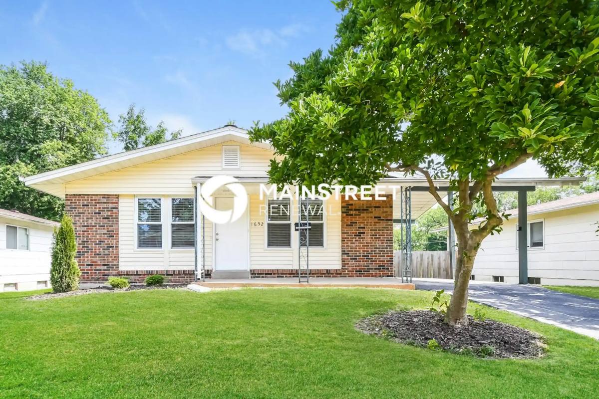 House for rent at 1652 Rudelle Dr, Florissant, MO 63031