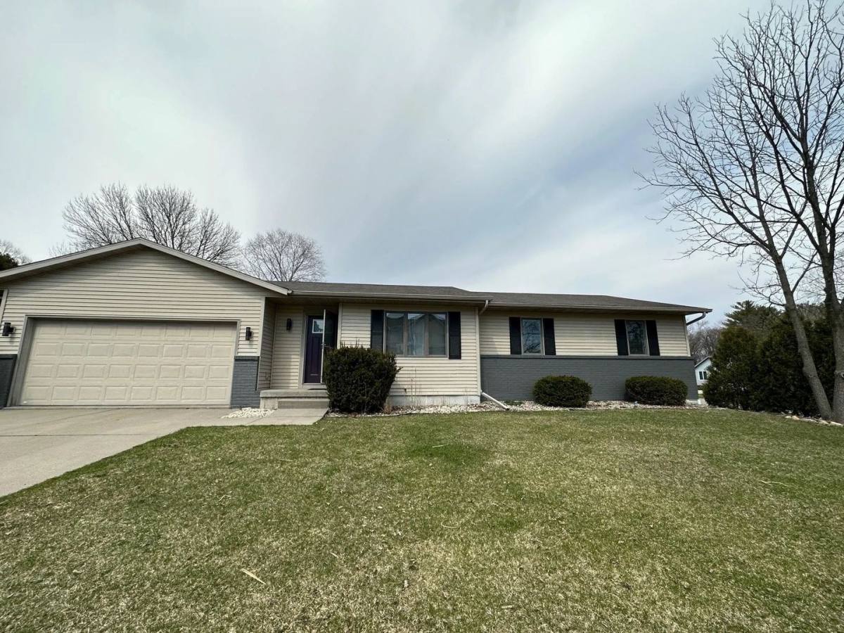 House for rent at 702 Westward Dr, Verona, WI 53593