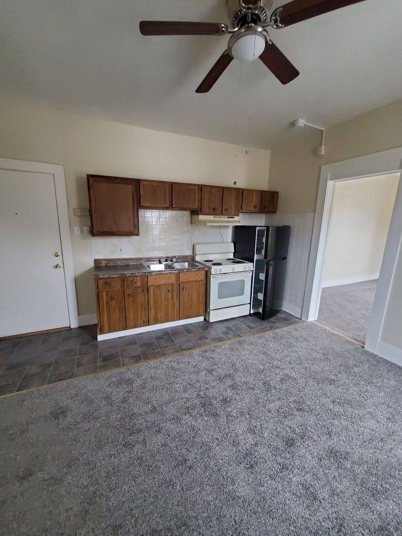 Apartment for rent at 19 E State St, Hartford, WI 53027