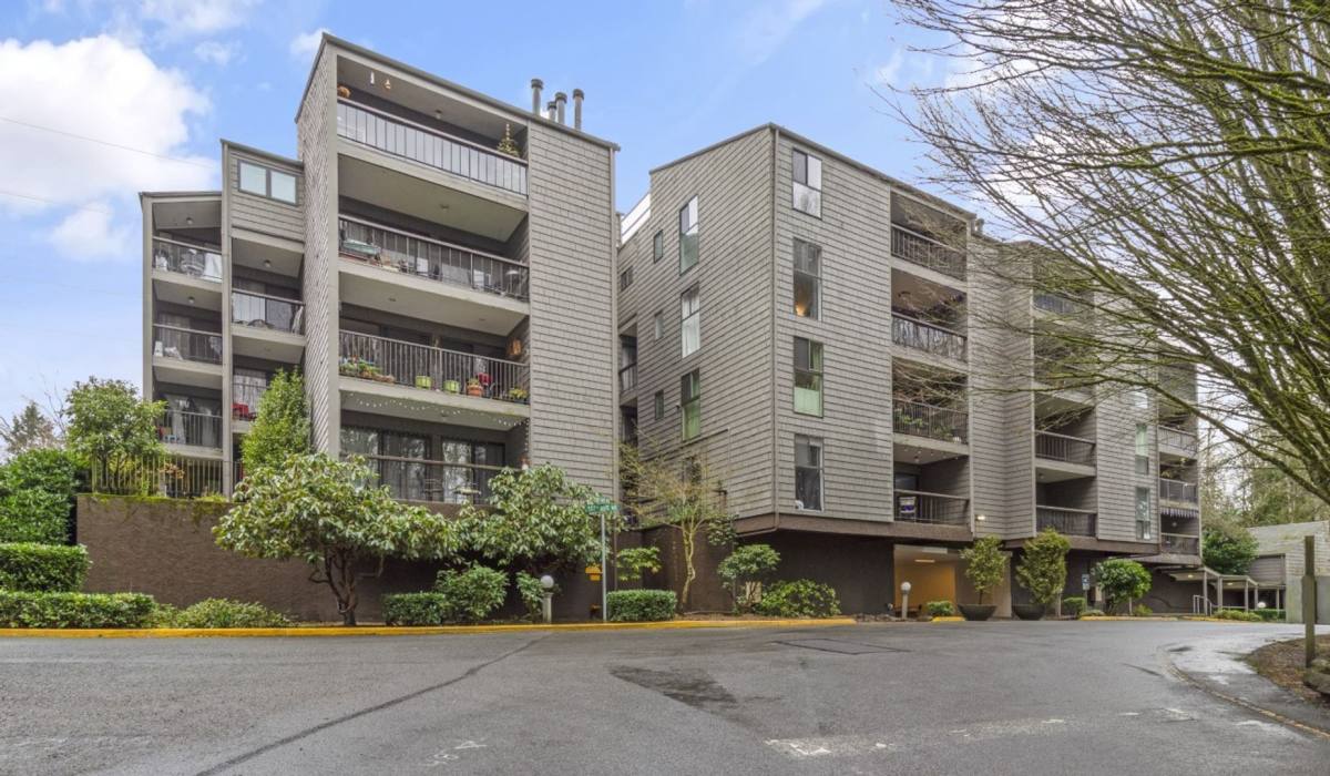 Condo for rent at 6479 137th Ave NE, Redmond, WA 98052