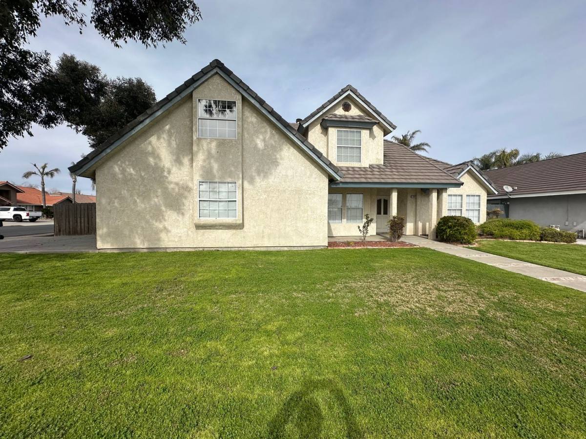 House for rent at 1388 Greenfield Ave, Hanford, CA 93230
